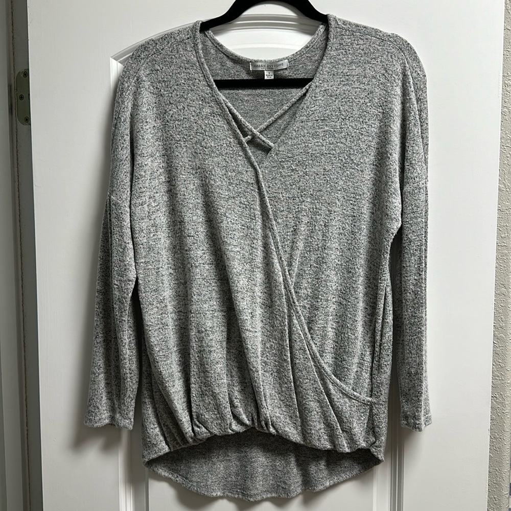 Green Envelope gray top with crossover detail